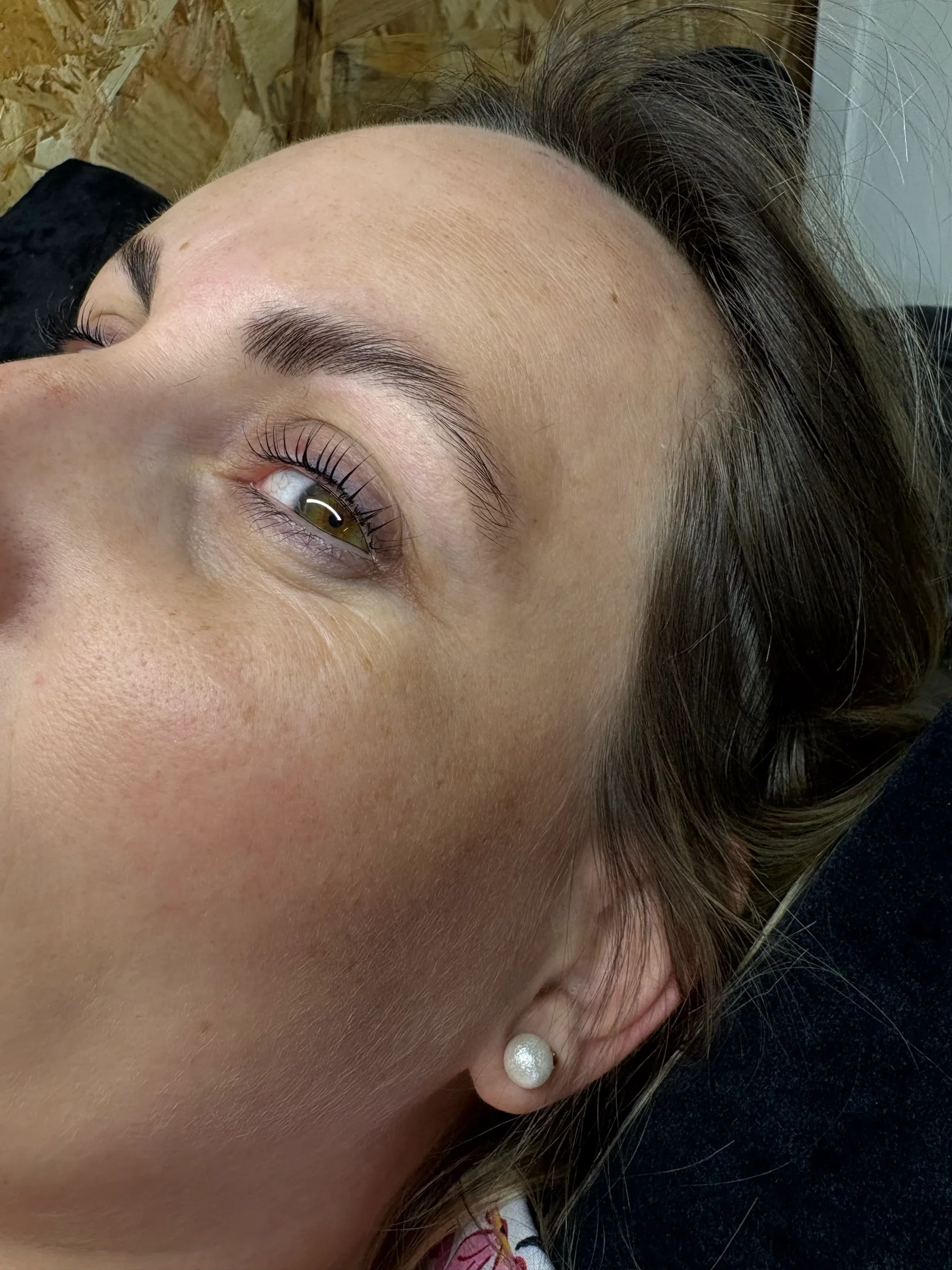 Résultat naturel d'une dermopigmentation des sourcils